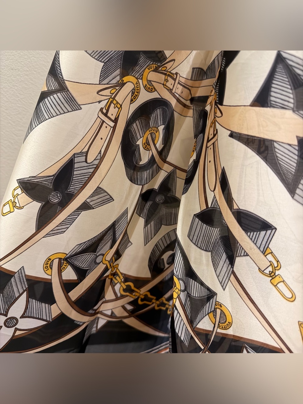 Gorgeous Black, White & Gold Silk Scarf - NWT - Picture 5 of 11